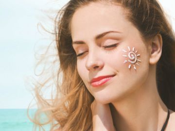 Bôi kem chống nắng đừng bỏ qua 6 vị trí này