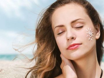 Dùng kem chống nắng đúng cách giảm 10 năm lão hóa