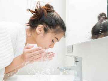 Mẹo chăm sóc da dầu những ngày trời nồm