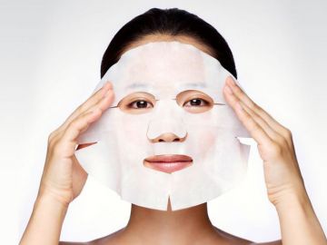 Da mụn có nên đắp mặt nạ giấy không?