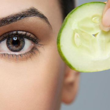 Làm mới da bằng dưa chuột ướp lạnh
