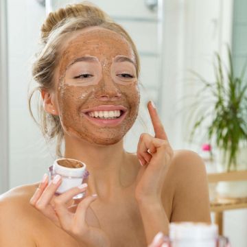 Làm sạch da mặt tại nhà với 5 sản phẩm trong căn bếp