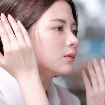 Mỗi khi rửa mặt làm điều này trong 60 giây, bạn sẽ không bao giờ bị lại mụn cám, mụn đầu đen
