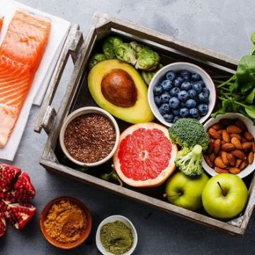 Bật mí 4 tips quan trọng giúp chị em duy trì tuổi xuân, làn da và vóc dáng như thời đôi mươi