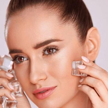 6 bí kíp làm đẹp tuyệt vời từ nước đá bạn có thể áp dụng trong những ngày nghỉ dịch