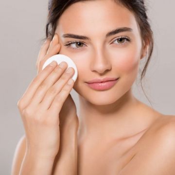 5 thói quen khiến mụn đầu đen ngày càng nhiều, lỗ chân lông bị bít tắc