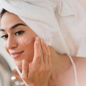 Mẹo nhận biết kem dưỡng ẩm sạch và an toàn