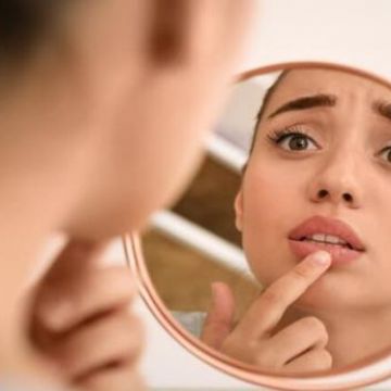 COVID-19 có thể làm phát sinh các biến chứng về da?