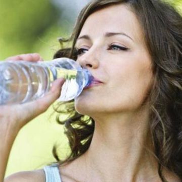 Uống nước có thể giúp bạn giảm cân?