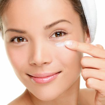 Mỗi ngày áp dụng 4 cách chăm sóc da dầu khi làm việc trước máy tính để bảo vệ làn da tốt hơn