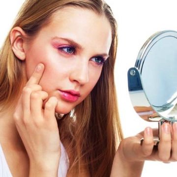 Mách bạn cách xử lý khi da bị dị ứng mỹ phẩm