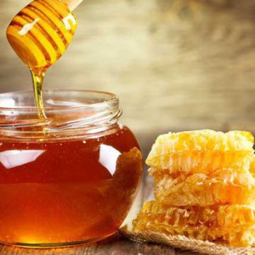 Da hết khô bong tróc chỉ bằng cách dùng mật ong