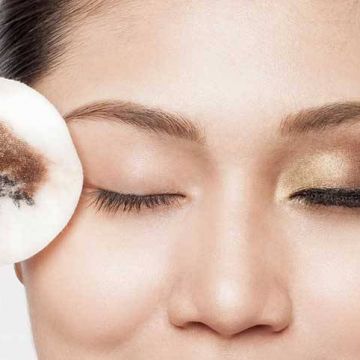 Có nên dùng nước tẩy trang thay sữa rửa mặt