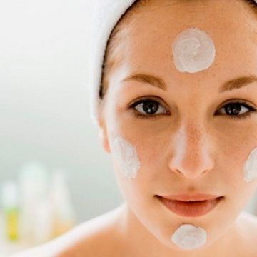 Không dùng kem dưỡng ẩm bạn sẽ hối hận cả đời